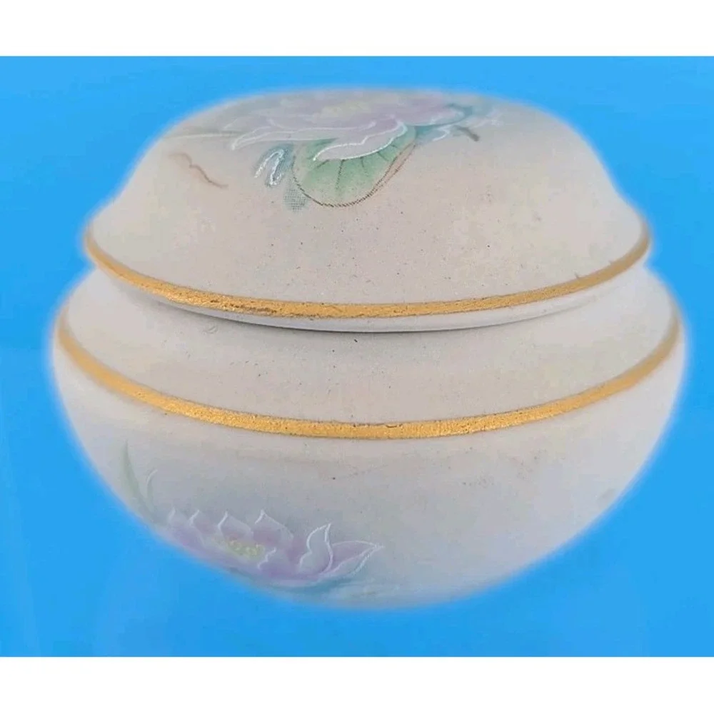 Portuguese Porcelain Lidded Trinket Dish‎